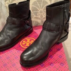 Tory Burch black booties 5.5 original box